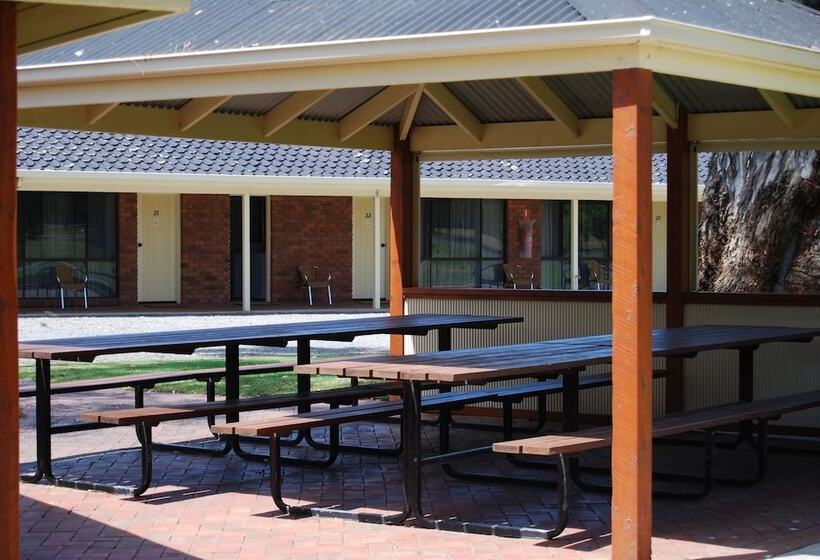 モーテル Sportsmans Motor Inn