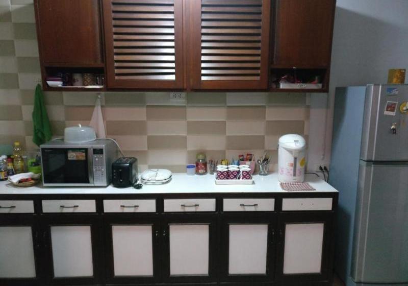 פנסיון Sabai House