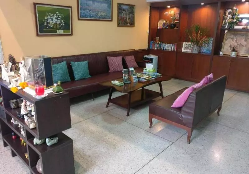 Пансион Sabai House