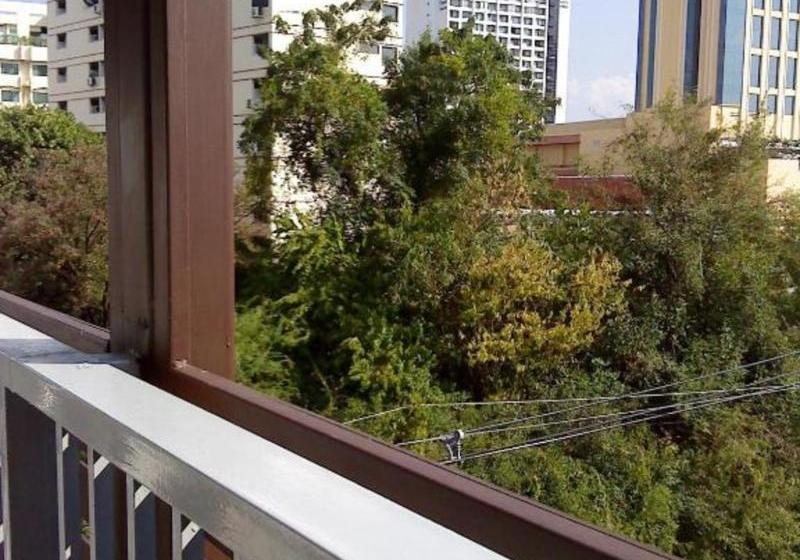 פנסיון Sabai House