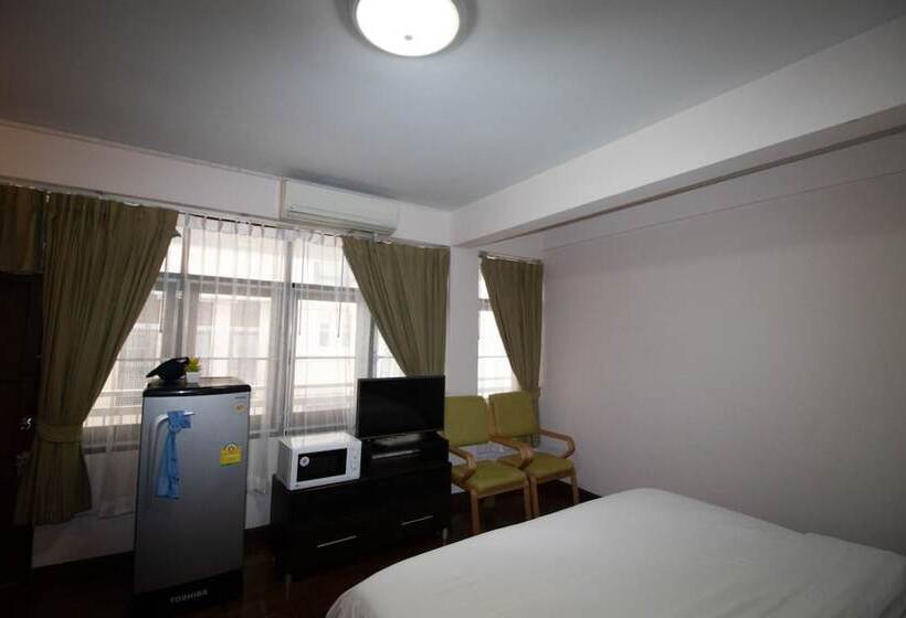 פנסיון Sabai House