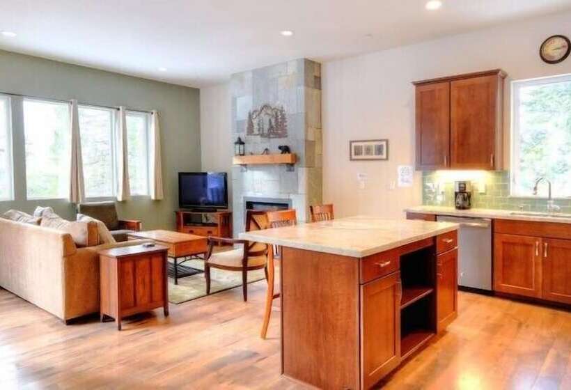 Scenic Wonders Eureka 3 Bedrooms