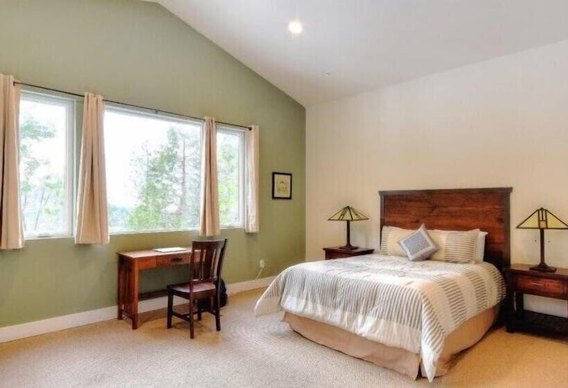 Scenic Wonders Eureka 3 Bedrooms