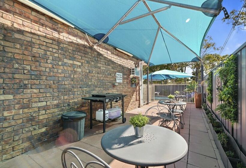 Beachmere Palms Motel