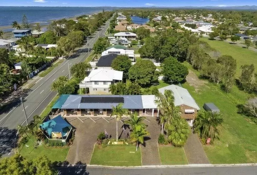 Beachmere Palms Motel