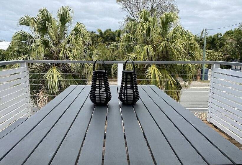 Beachmere Palms Motel