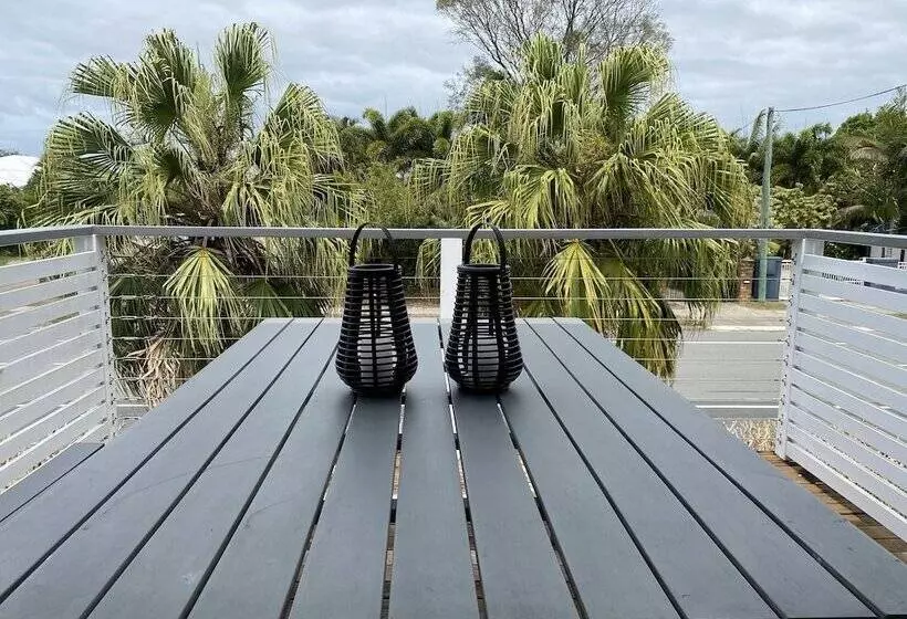 Beachmere Palms Motel