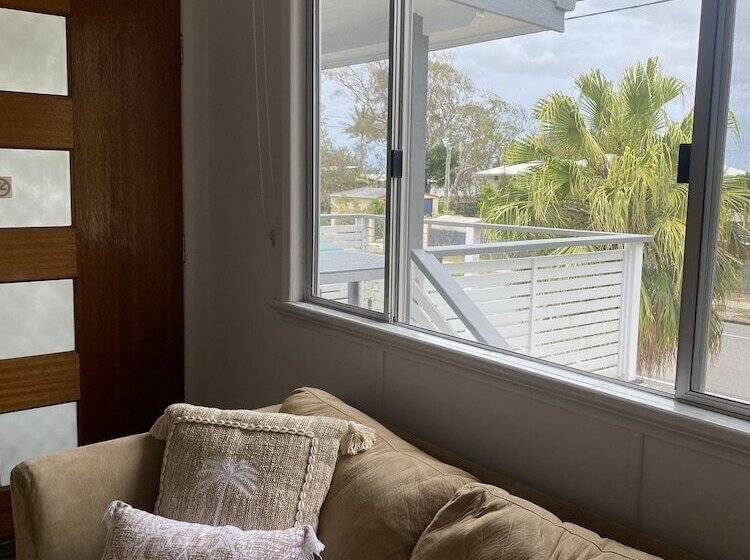 Beachmere Palms Motel