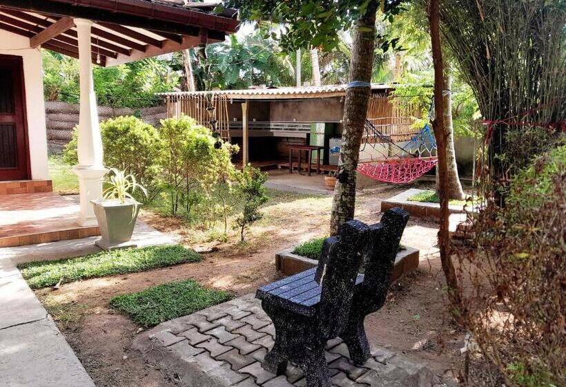 Bed and Breakfast Banana Leaf Garden