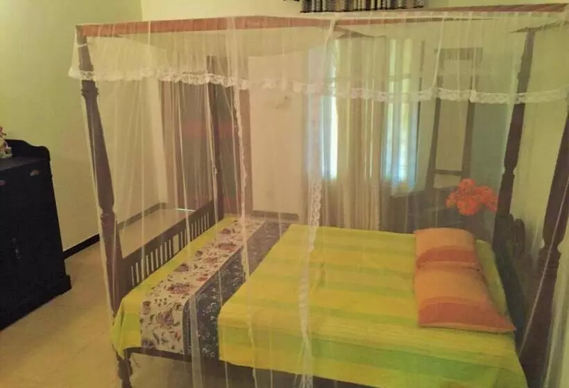 Bed and Breakfast Banana Leaf Garden