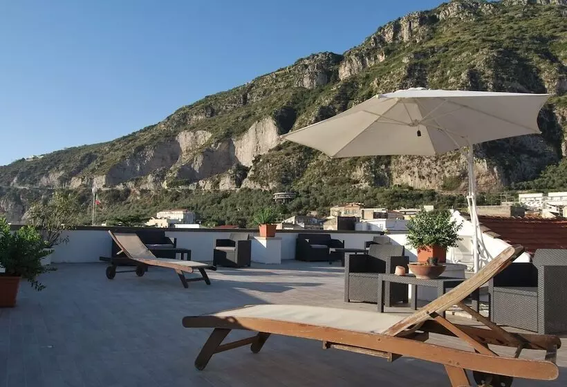 تختخواب و صبحانه La Pennichella Sorrentina Relais