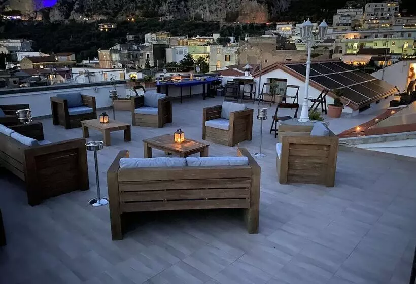 تختخواب و صبحانه La Pennichella Sorrentina Relais