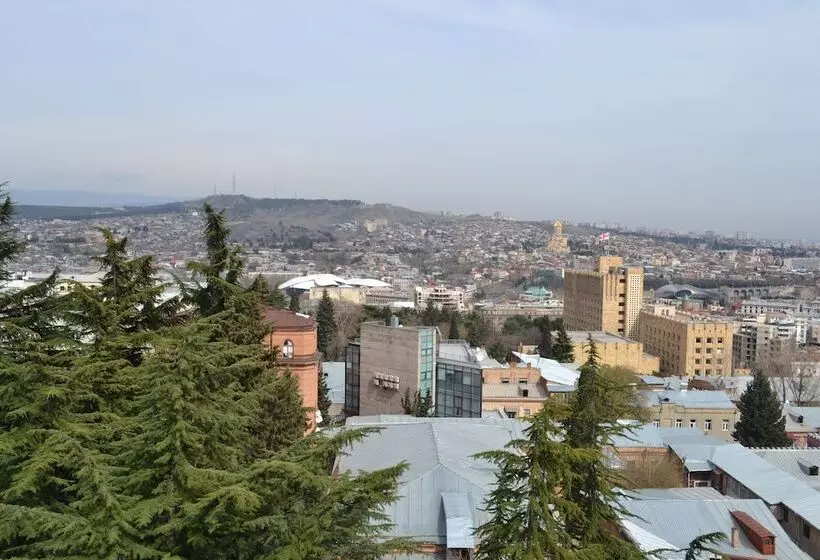 هتل Astoria Tbilisi