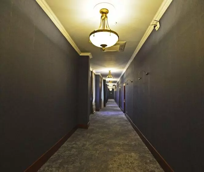 هتل Astoria Tbilisi