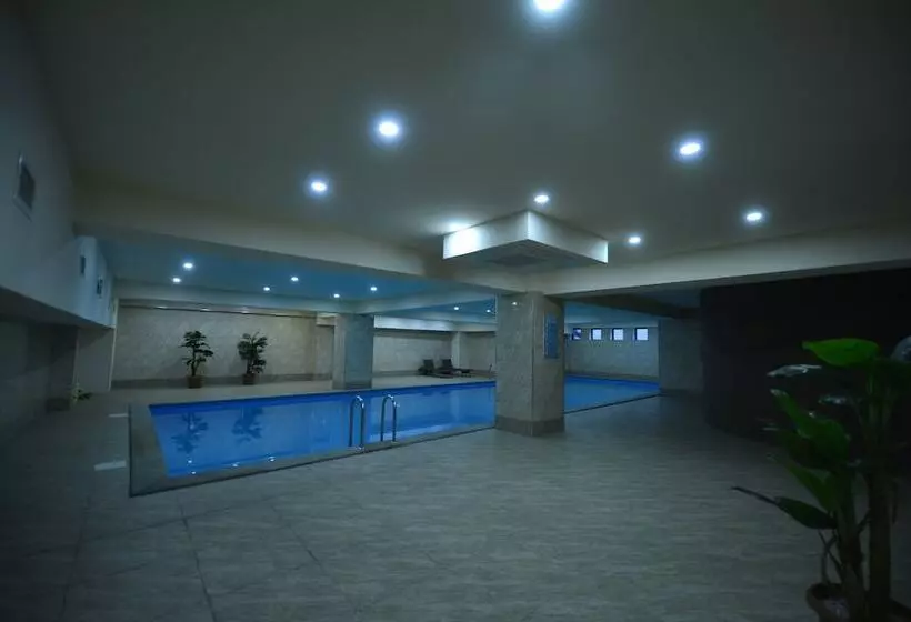 هتل Astoria Tbilisi