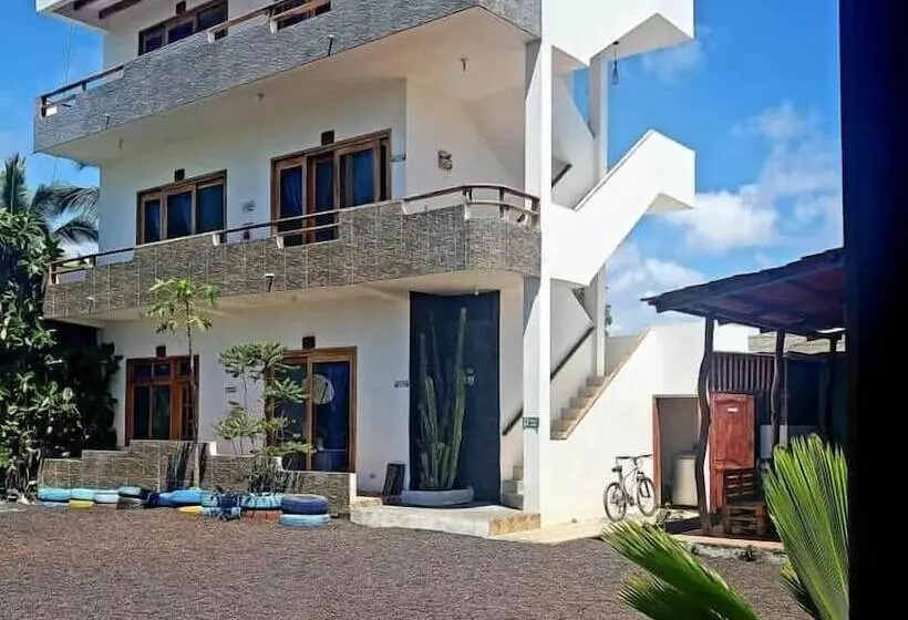 هتل Hospedaje Delfin Azul