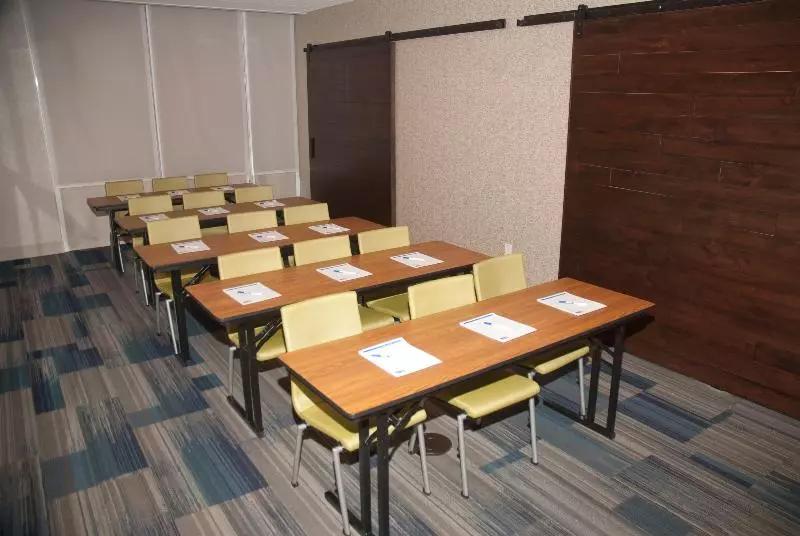 호텔 Holiday Inn Express & Suites Decatur By Ihg