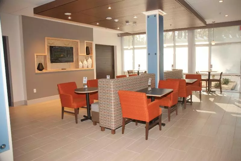 호텔 Holiday Inn Express & Suites Decatur By Ihg