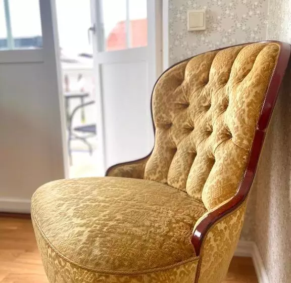 בית מלון כפרי L & Restaurant Solliden