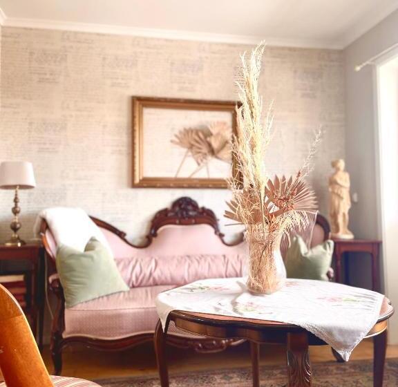 בית מלון כפרי L & Restaurant Solliden