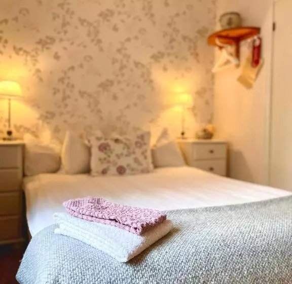 בית מלון כפרי L & Restaurant Solliden