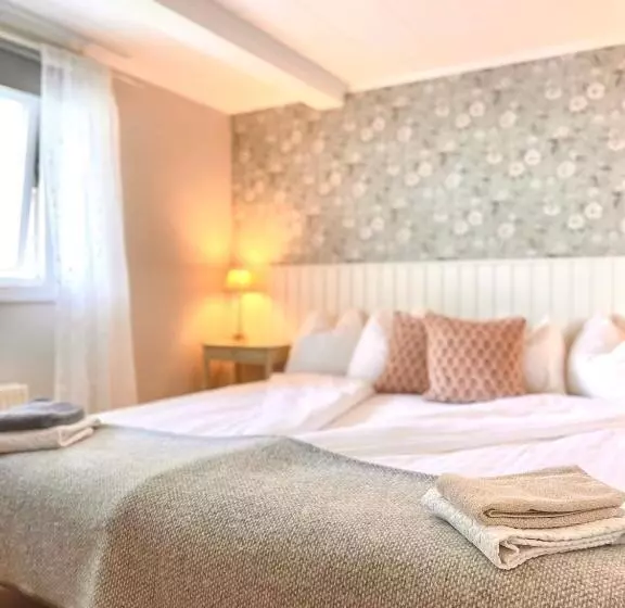 בית מלון כפרי L & Restaurant Solliden