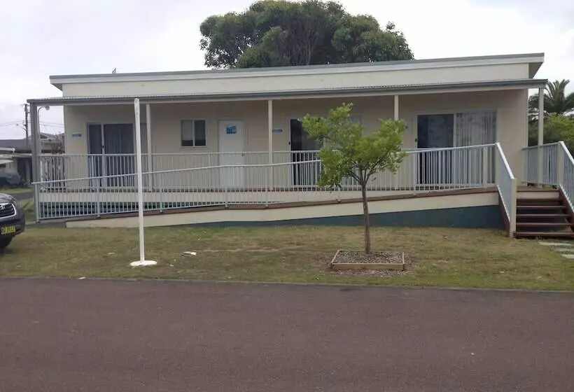 Отель Norah Head Holiday Park