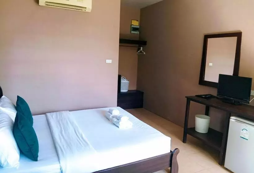 Hotelli Phuket Siam Villas Sha Plus