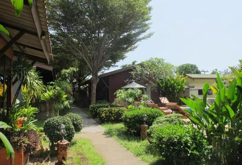 Hotelli Phuket Siam Villas Sha Plus