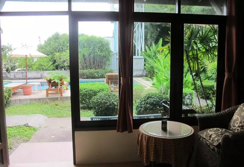 Hotelli Phuket Siam Villas Sha Plus