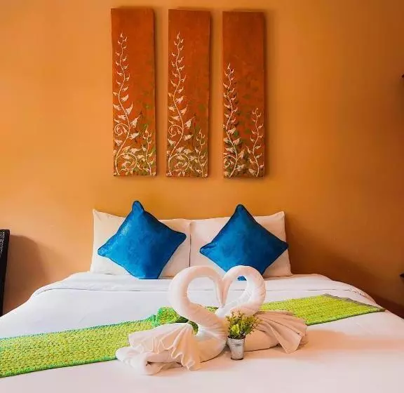 Hotelli Phuket Siam Villas Sha Plus