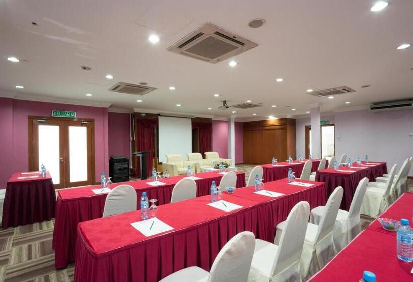 Th Hotel Kelana Jaya