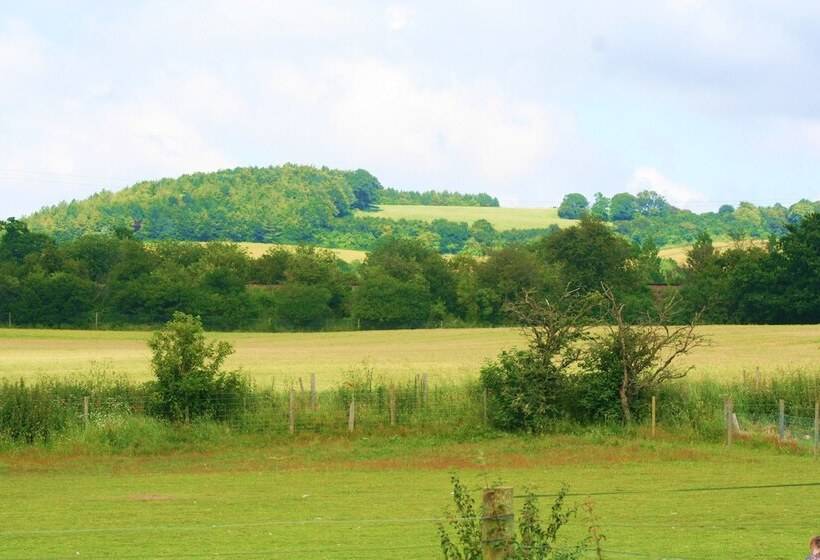 بنسيون Stable Oak Cottages