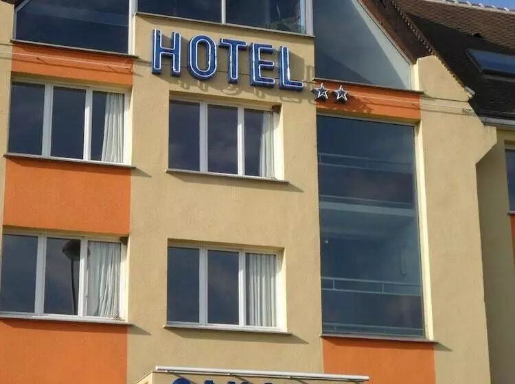 Brit Hotel Confort Gien