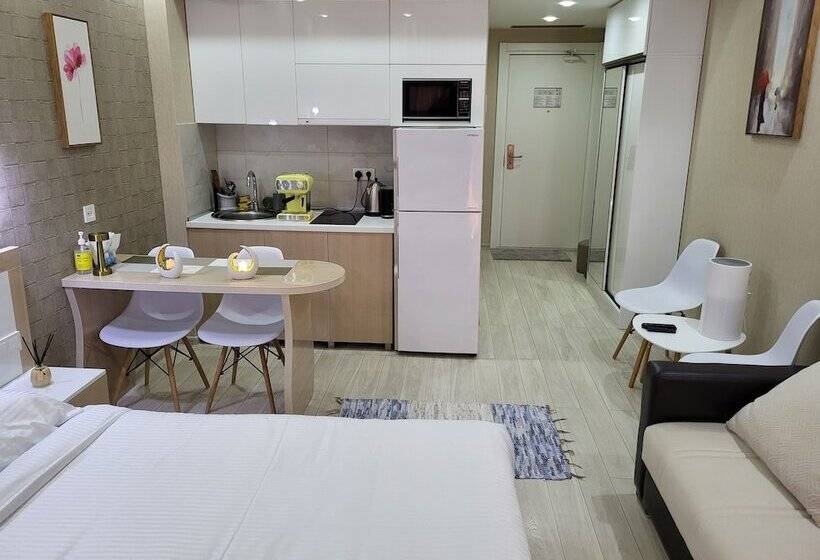 Alliance Palace Courtyard Sea View