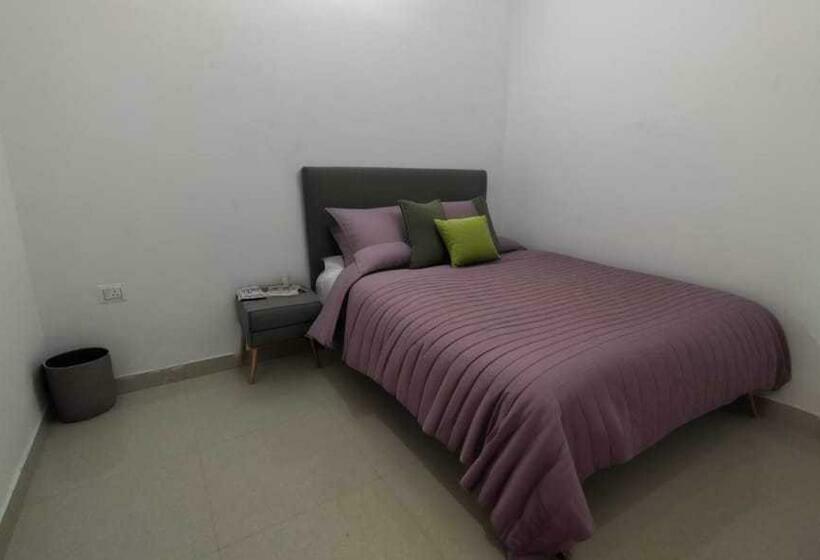 호텔 Oyo 81117  Golden