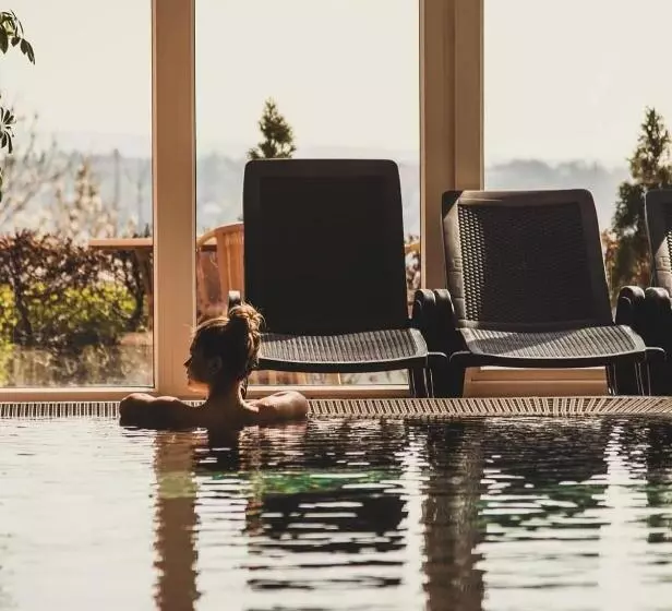 ベッドアンドブレックファースト Főnix Wellness Panzió Hévíz
