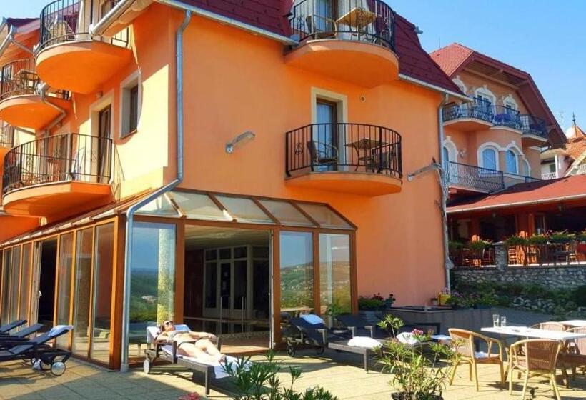 مبيت وإفطار Főnix Wellness Panzió Hévíz