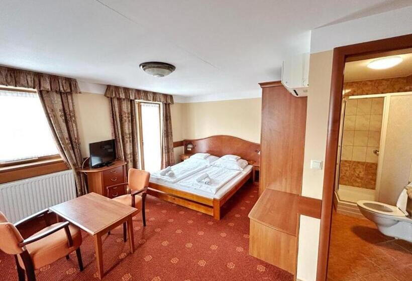 مبيت وإفطار Főnix Wellness Panzió Hévíz