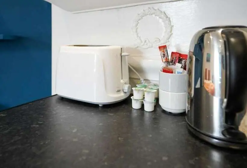 ホテル Homesly Guest Rooms, Comfortable En Suite Guest Rooms With Free Parking And Self Check In