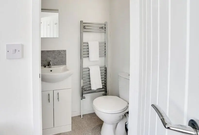 ホテル Homesly Guest Rooms, Comfortable En Suite Guest Rooms With Free Parking And Self Check In
