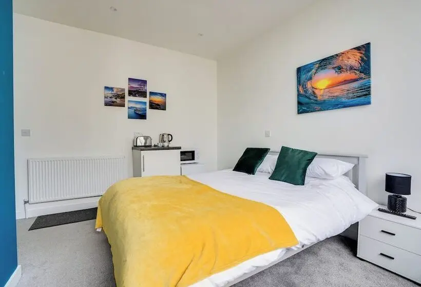ホテル Homesly Guest Rooms, Comfortable En Suite Guest Rooms With Free Parking And Self Check In