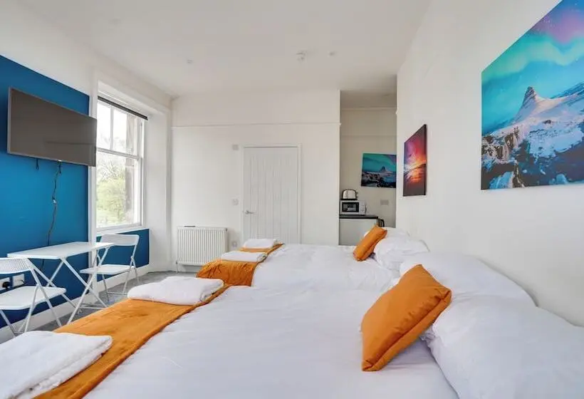 ホテル Homesly Guest Rooms, Comfortable En Suite Guest Rooms With Free Parking And Self Check In