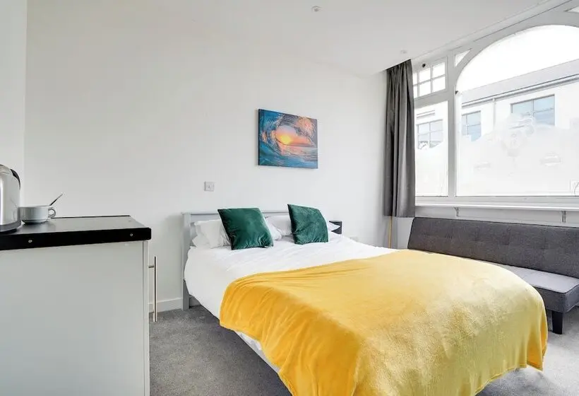 ホテル Homesly Guest Rooms, Comfortable En Suite Guest Rooms With Free Parking And Self Check In