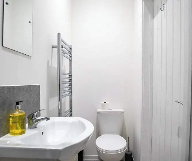 ホテル Homesly Guest Rooms, Comfortable En Suite Guest Rooms With Free Parking And Self Check In