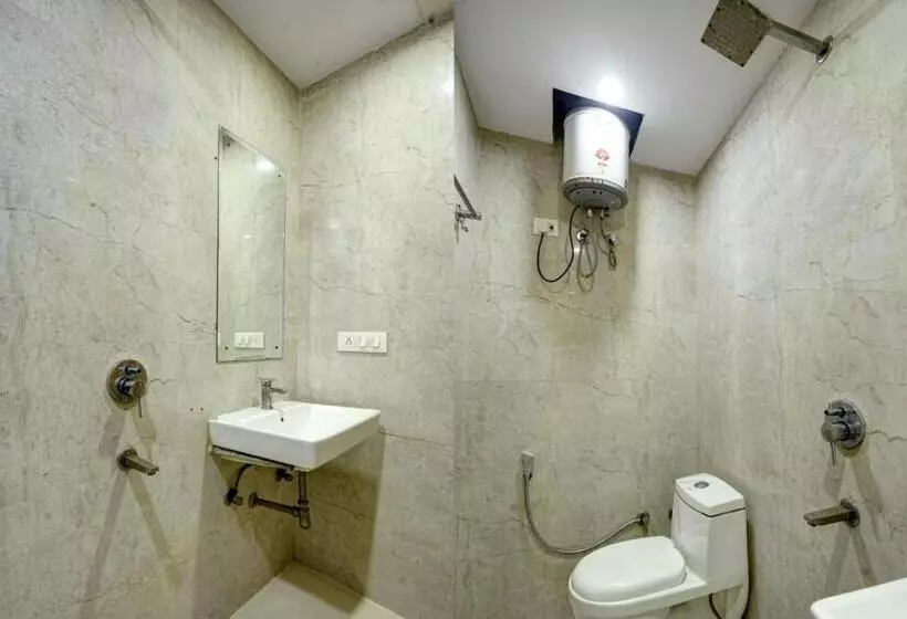 هتل Royal Marina Near Igi Airport Delhi