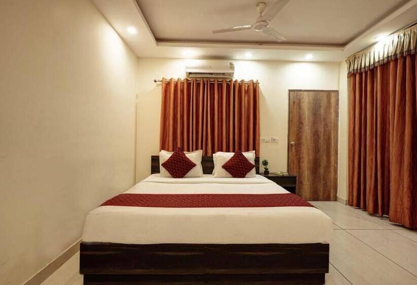 هتل Royal Marina Near Igi Airport Delhi