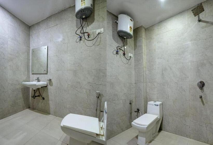 هتل Royal Marina Near Igi Airport Delhi