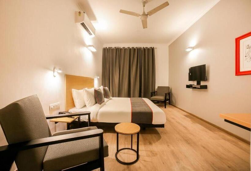 هتل Royal Marina Near Igi Airport Delhi