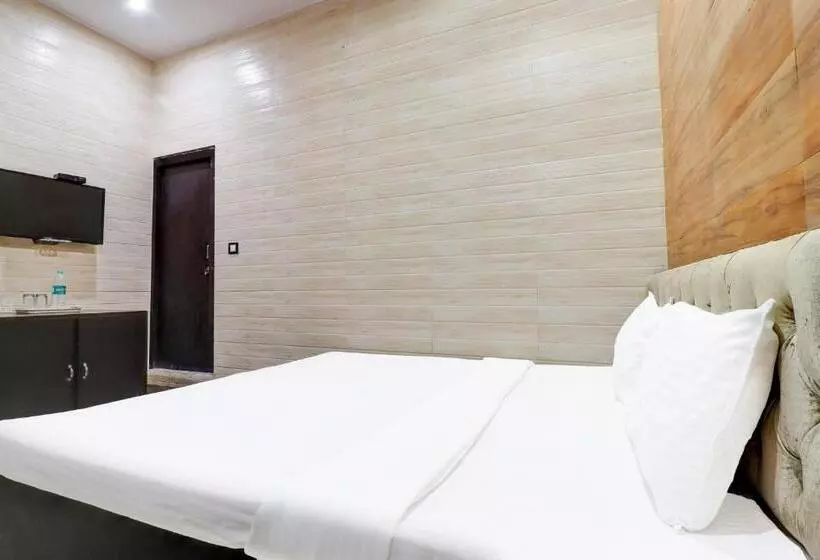 Spot On Hotel Kamal